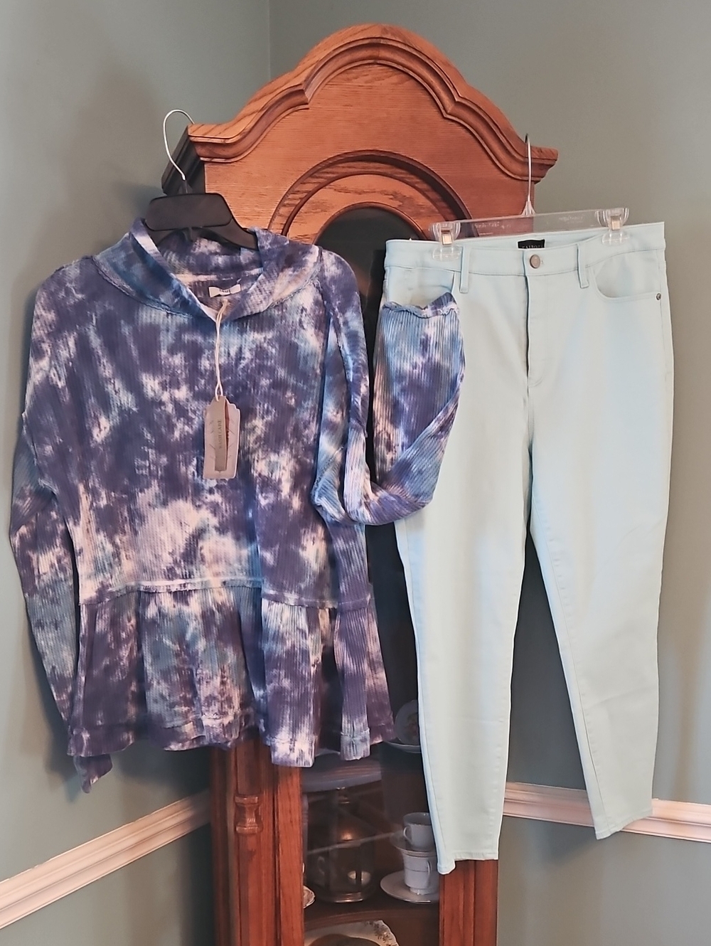 Women’s Tie-Dye Top NWT & Light Blue TALBOTS pants